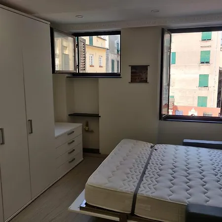 Finestra Speciale Su Palazzo Rosso. Monolocale Апартаменты *