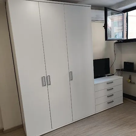 Finestra Speciale Su Palazzo Rosso. Monolocale Apartment Genoa