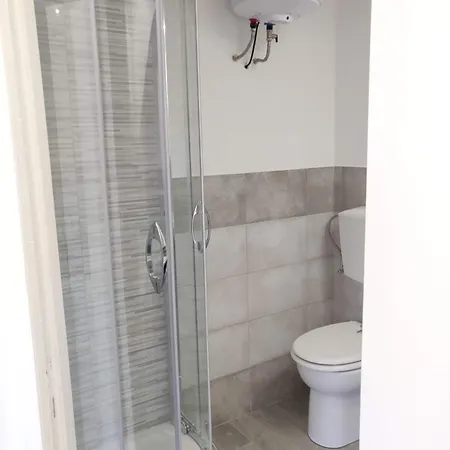 Apartment Finestra Speciale Su Palazzo Rosso. Monolocale *