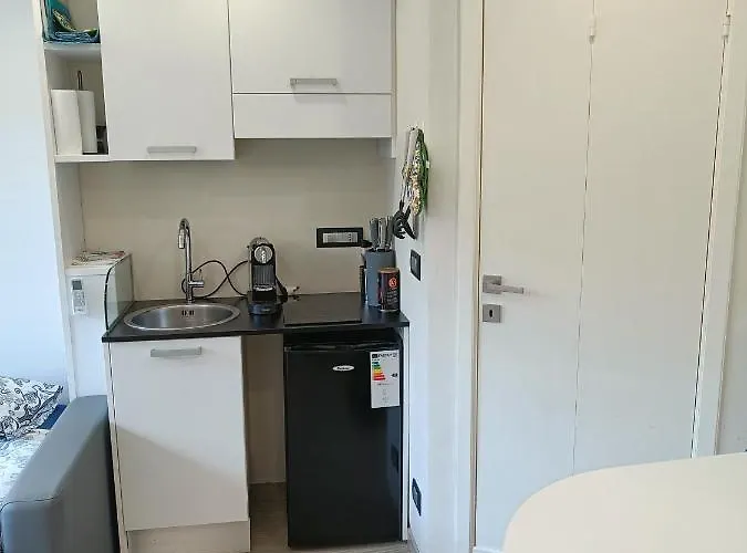 Finestra Speciale Su Palazzo Rosso. Monolocale Apartment *