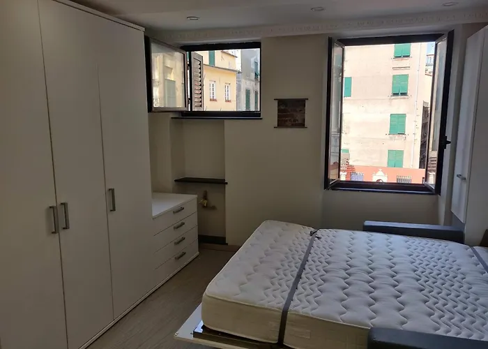 Finestra Speciale Su Palazzo Rosso. Monolocale Appartement *