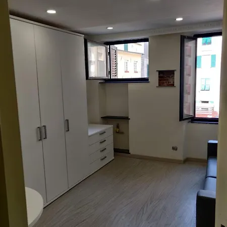 Finestra Speciale Su Palazzo Rosso. Monolocale Apartament *