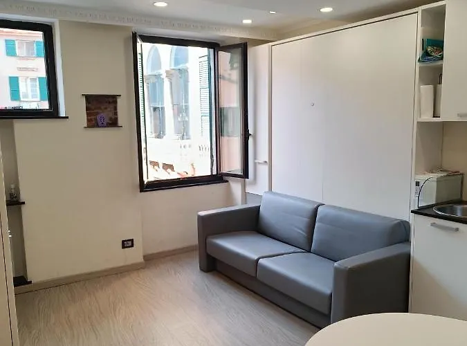 Finestra Speciale Su Palazzo Rosso. Monolocale Apartman Genova