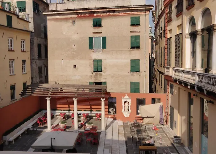 Finestra Speciale Su Palazzo Rosso. Monolocale Apartman