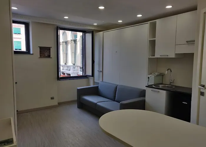 Apartman Finestra Speciale Su Palazzo Rosso. Monolocale